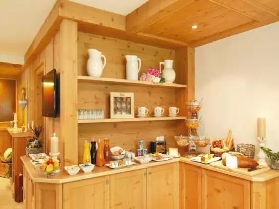 Отель Alpenperle