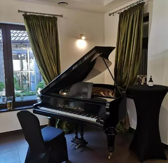 ホテル Constancja