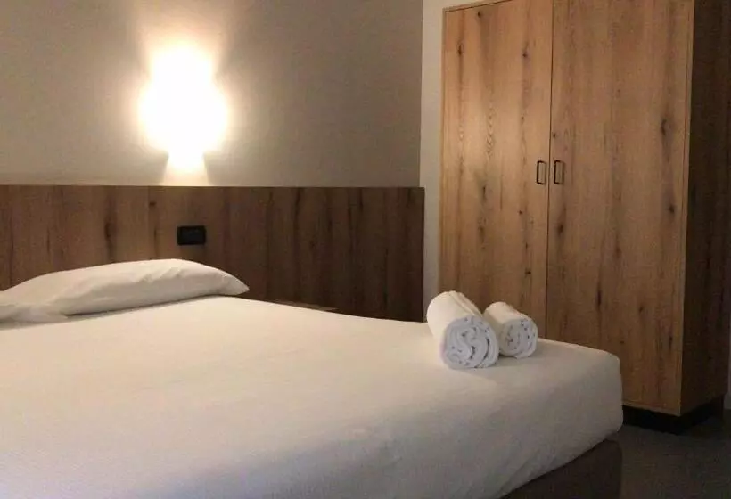 호텔 Doria Business & Bike