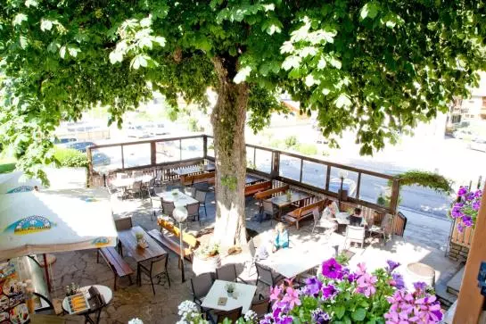 Пансион Gasthof Zum Weissen Rössl