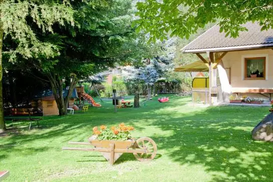 Пансион Gasthof Zum Weissen Rössl