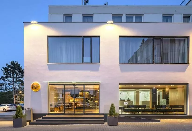 هتل Golf Prague