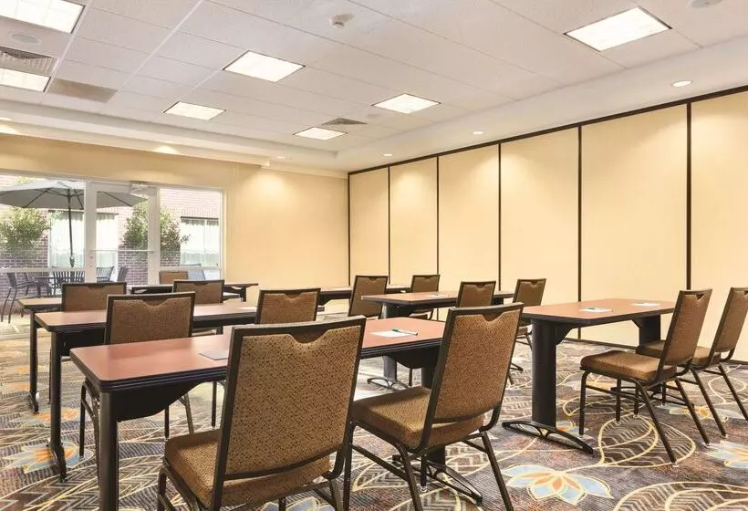 酒店 Homewood Suites Atlanta Airport North