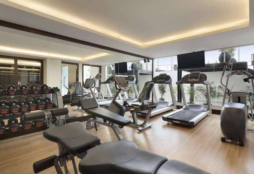 Hotel Howard Johnson By Wyndham, Hebbal, Bengaluru