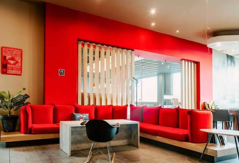 בית מלון כפרי Ibis Sofia Airport