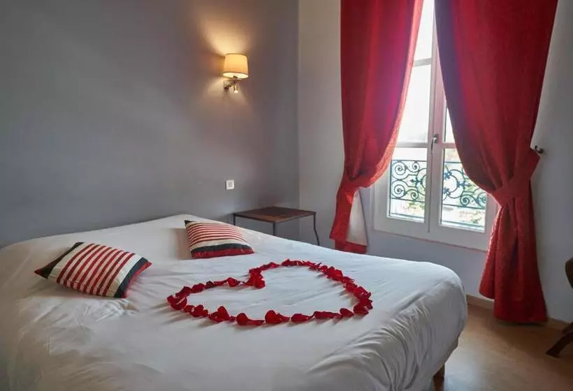 هتل Logis Hôtel De La Tour