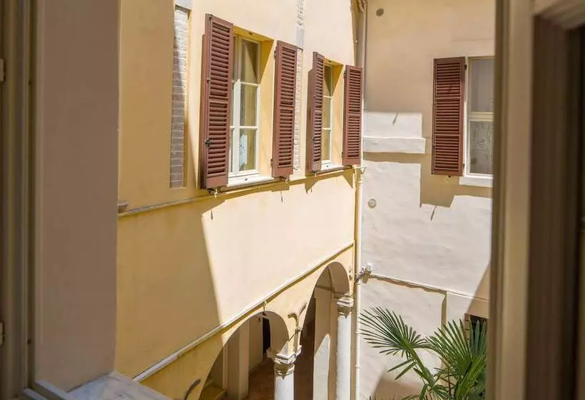 هتل Palazzo Rotati