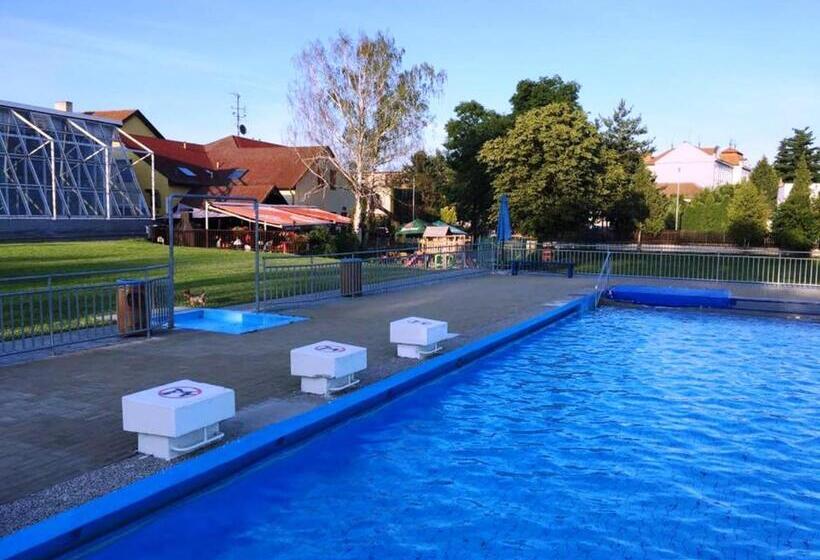 Отель Rose Břeclav