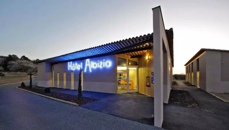 Отель The Originals City, Hôtel Albizia, Sarlatlacanéda