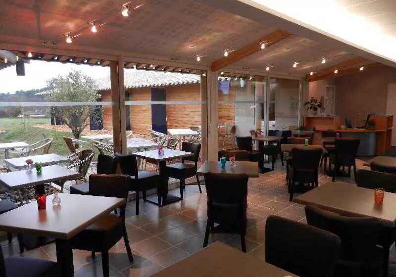 Отель The Originals City, Hôtel Albizia, Sarlatlacanéda