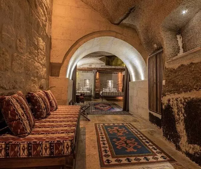 פנסיון Konak Bezirhane Cave Otel