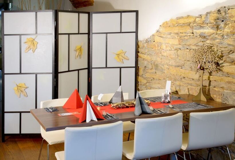 膳宿费 Penzion U Zvonu