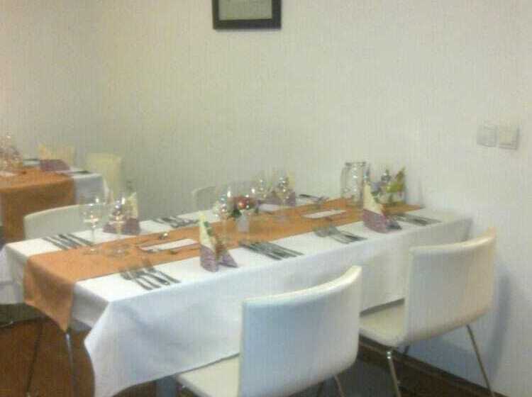 膳宿费 Penzion U Zvonu