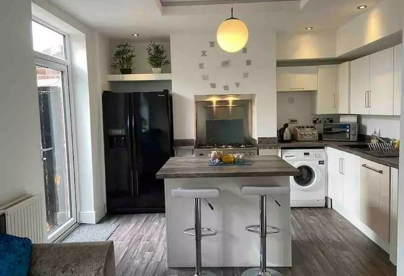 2 Bed Sleeps 6 Beach Retreat St Annes On Sea