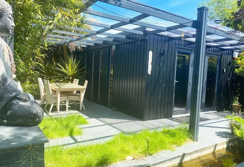 Zen Garden Cottage   Patio & Parking By The Bay