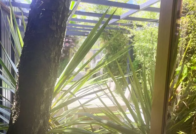 Zen Garden Cottage   Patio & Parking By The Bay