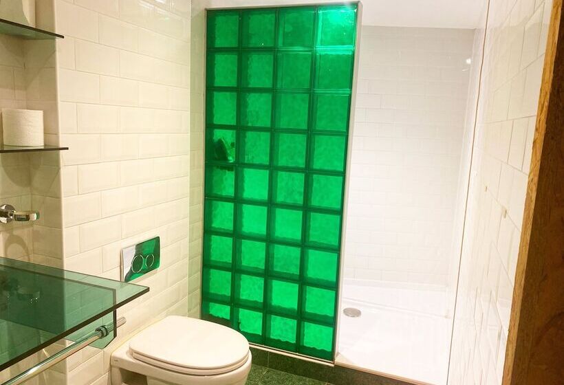 Zen Garden Cottage   Patio & Parking By The Bay