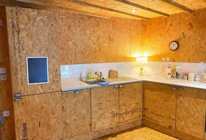 Zen Garden Cottage   Patio & Parking By The Bay