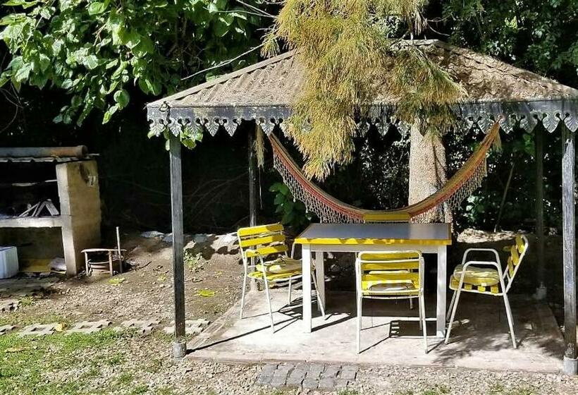 Casa Con Pileta Al Borde Del Rio