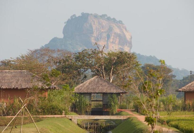 אתר נופש Water Garden Sigiriya