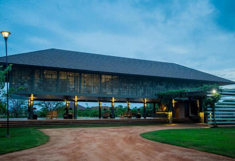 אתר נופש Water Garden Sigiriya