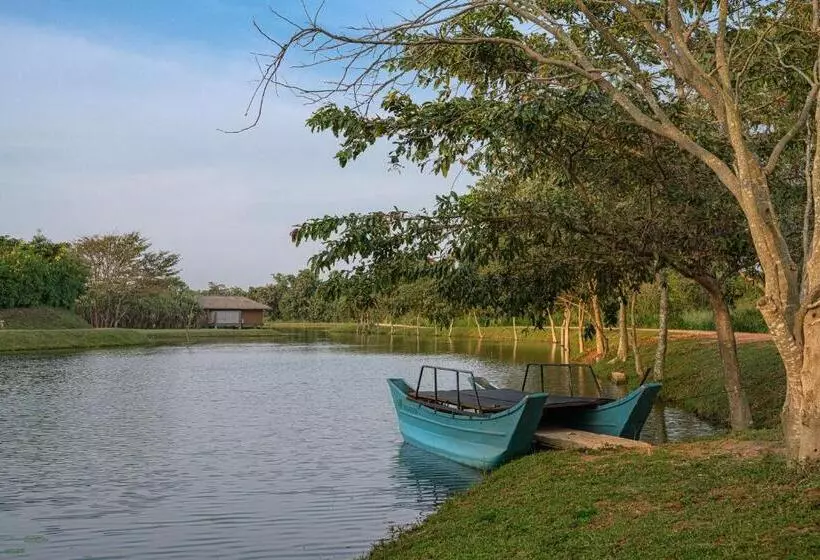 استراحتگاه Water Garden Sigiriya