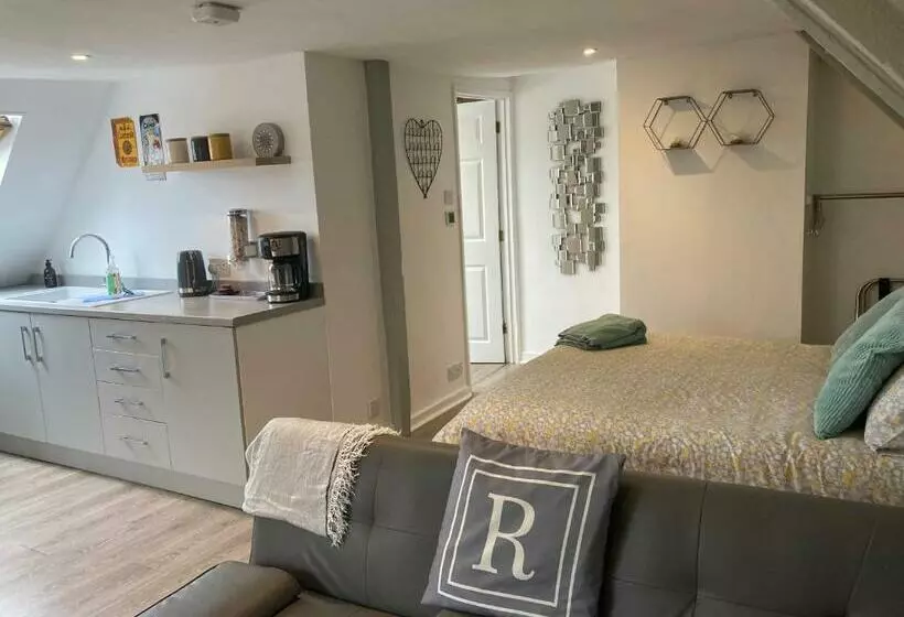 Rother   Studio In Rye   Location,location,location !!!