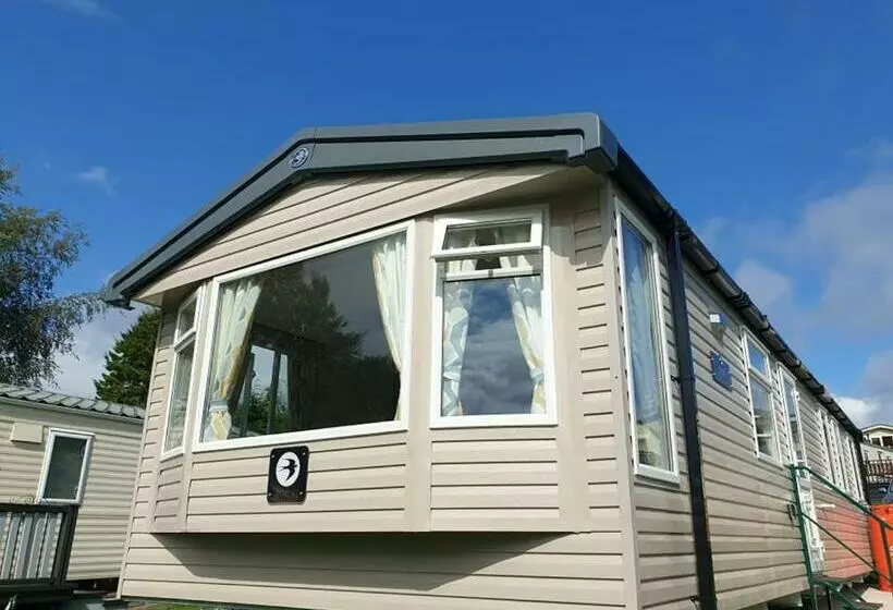 Coral Cabin
