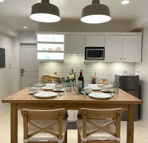 Crib 227: Modern Fresh Vibe Condo