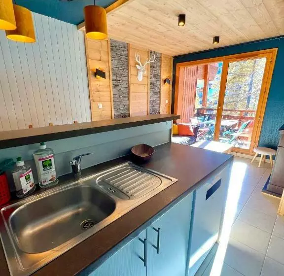 Centre Station 1800   Dernier étage Rénové   2 Chambres 6 Personnes   Skis Aux Pieds