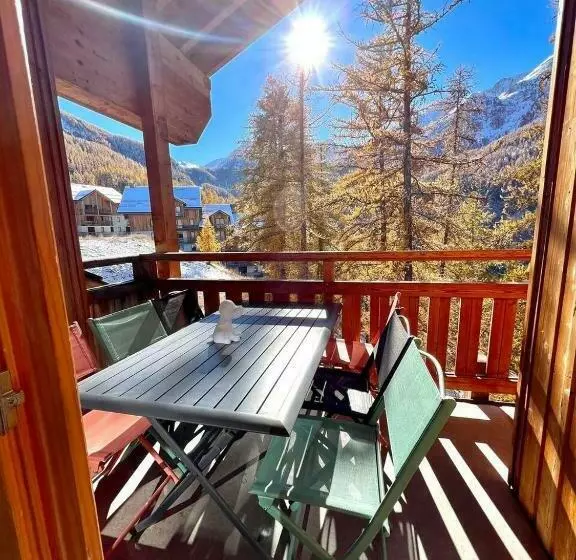 Centre Station 1800   Dernier étage Rénové   2 Chambres 6 Personnes   Skis Aux Pieds