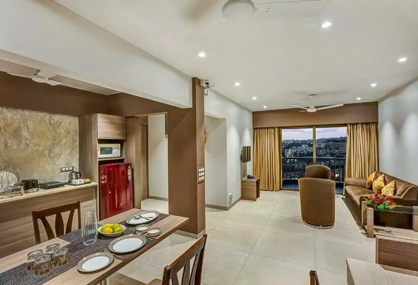 Maxxvalue   Service Apartment Marol