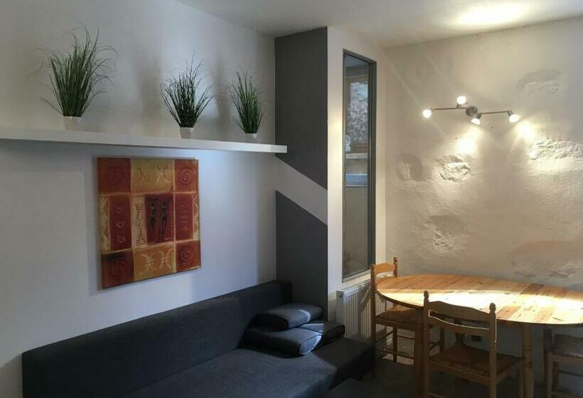 Le Gite 2 Le Château Du Spesbourg