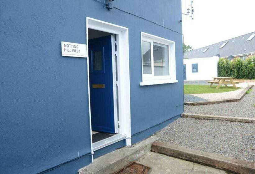 Notting Hill West In The Heart Of Westport Town