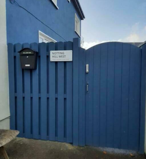 Notting Hill West In The Heart Of Westport Town