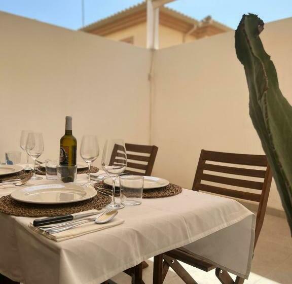 Bonito Adosado Con Piscina A 200 M De La Playa