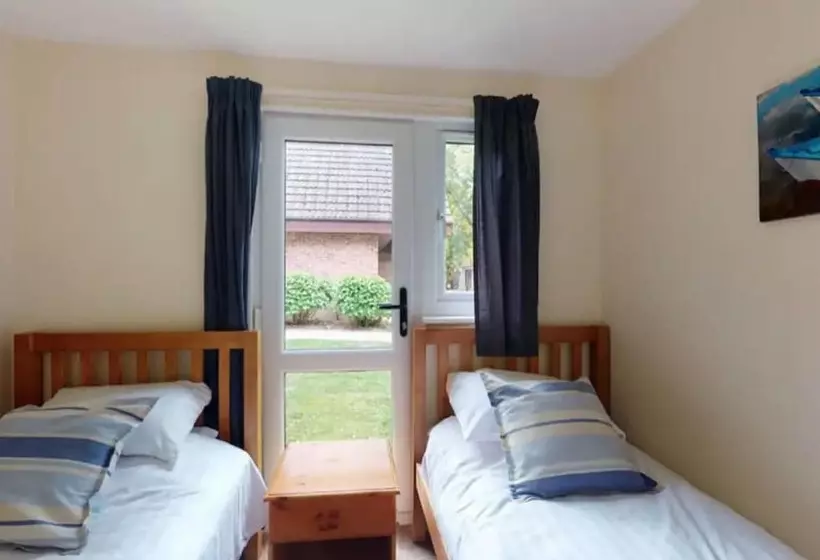 Trevithick By The Beach For Families & The Pooch