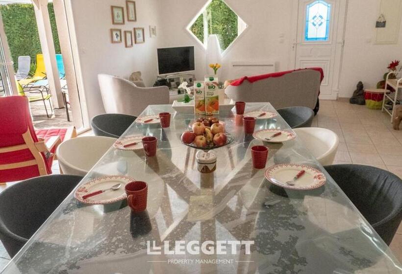 Beautiful Louisiana Villa Sleeps 6 With Pool