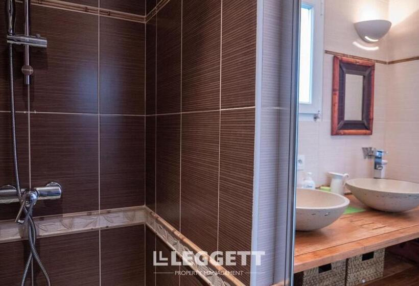 Beautiful Louisiana Villa Sleeps 6 With Pool