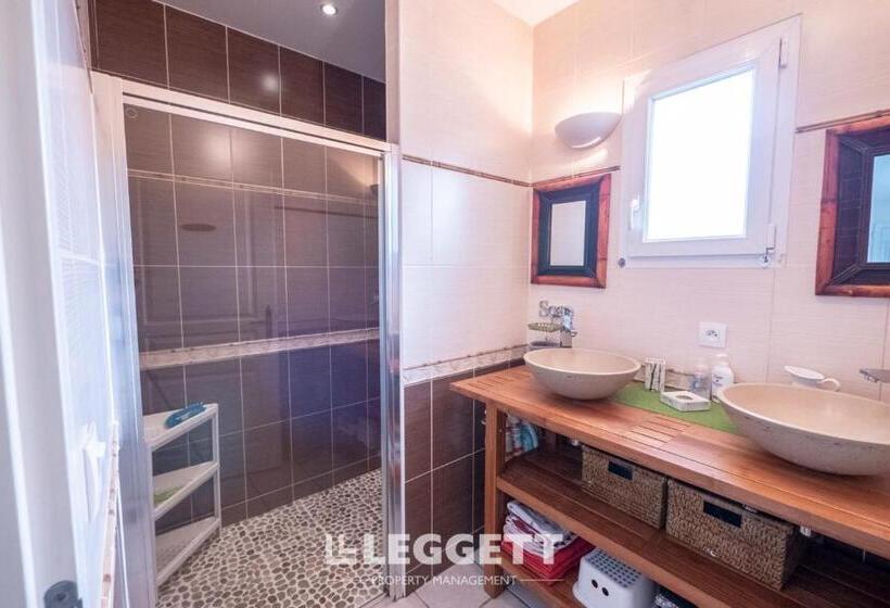 Beautiful Louisiana Villa Sleeps 6 With Pool