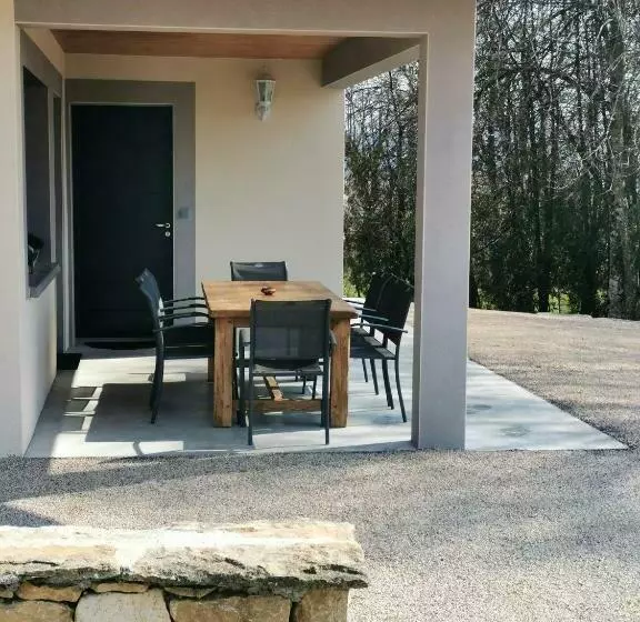 Maison Accueillante Avec Jardin Le Fied