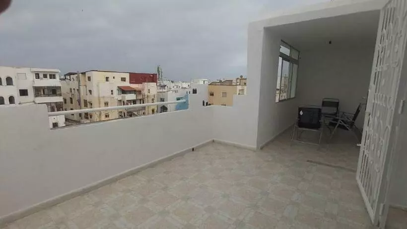 Piso Muy Bonito A Pie De La Playa Con Vistas Al Mar
