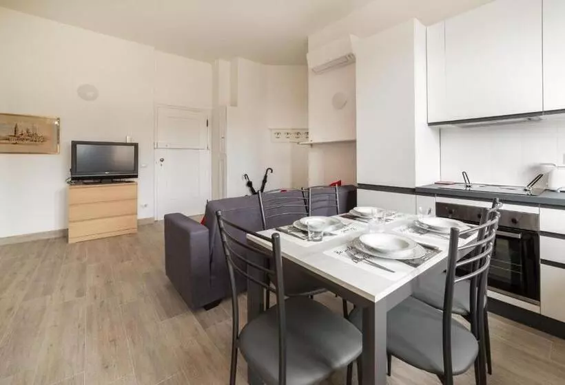 Sant Ambrogio Bright Apartment With Terrace