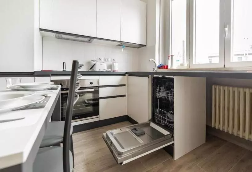 Sant Ambrogio Bright Apartment With Terrace
