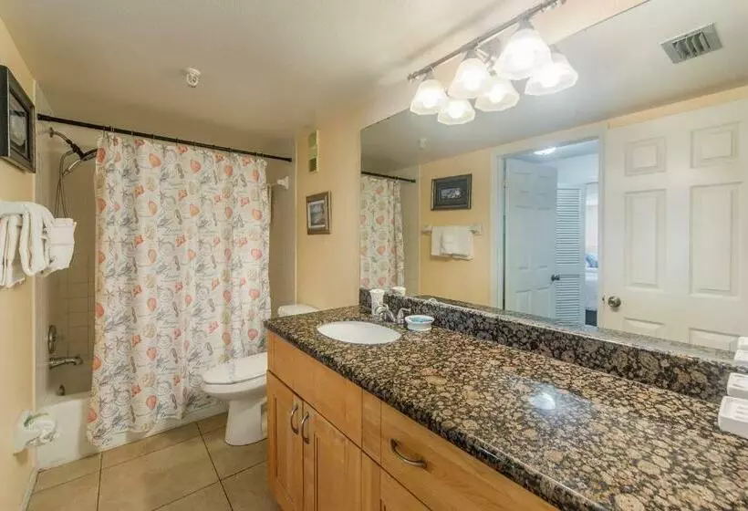 #208 Beach Place Condos