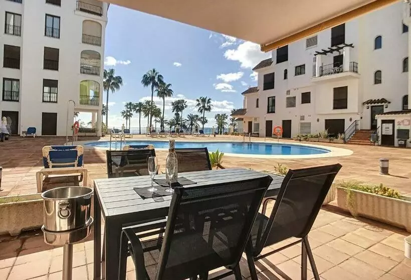 Duquesa Superb Seafront Apartment Marina Real 305