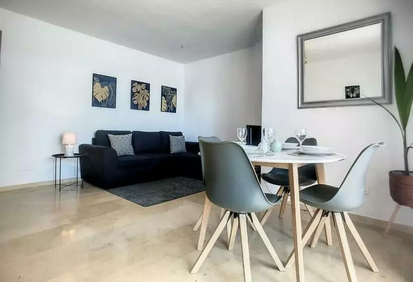 Duquesa Superb Seafront Apartment Marina Real 305