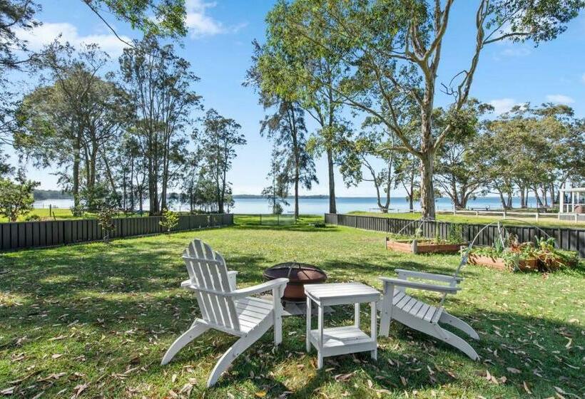 Edge Water Belle Escapes Jervis Bay