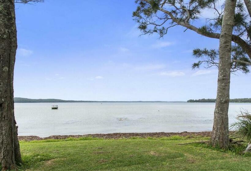 Waters Edge Belle Escapes Jervis Bay