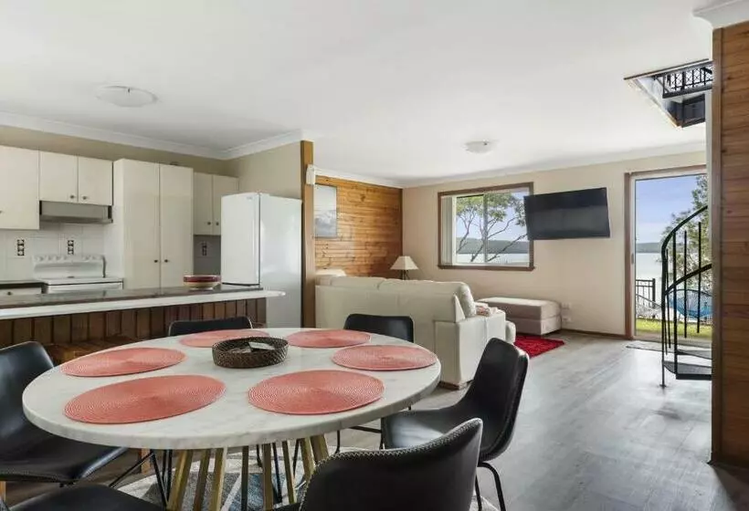 Waters Edge   Belle Escapes Jervis Bay